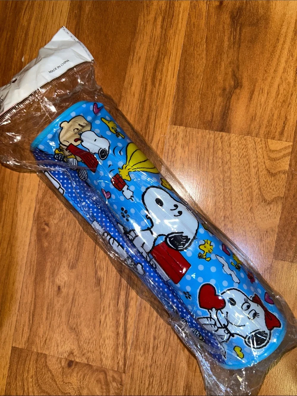 Brand New in Packaging Snoopy Cylindrical Pencil Case with Peanuts Characters